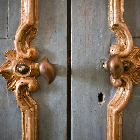 La Casa Di Ele Bed & Breakfast 4*