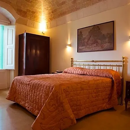 La Casa Di Ele Bed & Breakfast 4*