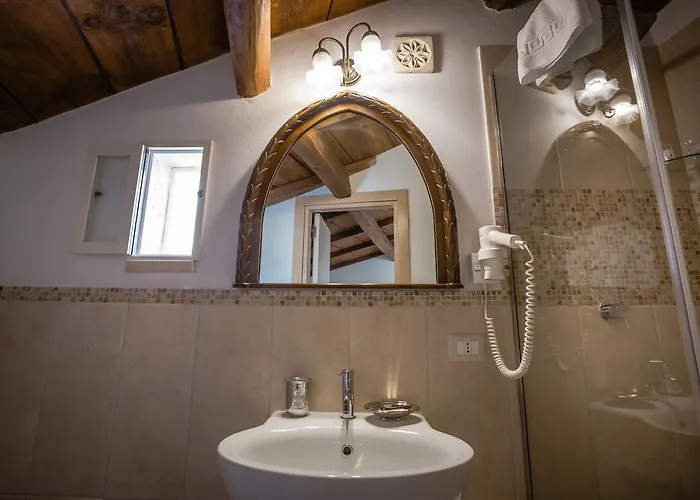 La Casa Di Ele Bed & Breakfast 4*